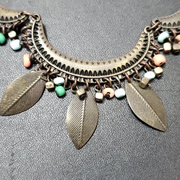 Unbranded Jewelry - Bronze tone leaf necklace 22-24.5"